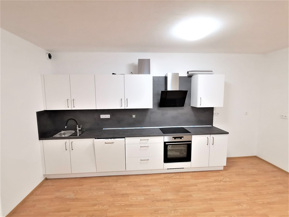 Pronájem bytu 3+kk 72 m²