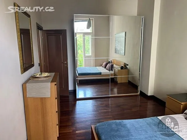 Pronájem bytu 2+kk 47 m² – pohled 2