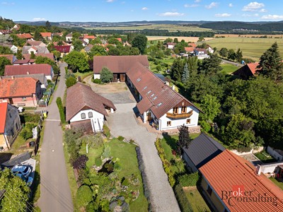Haus zum Kauf, 450 m² (2 von 54)