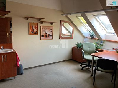 Pronájem obchodního prostoru 17 m²