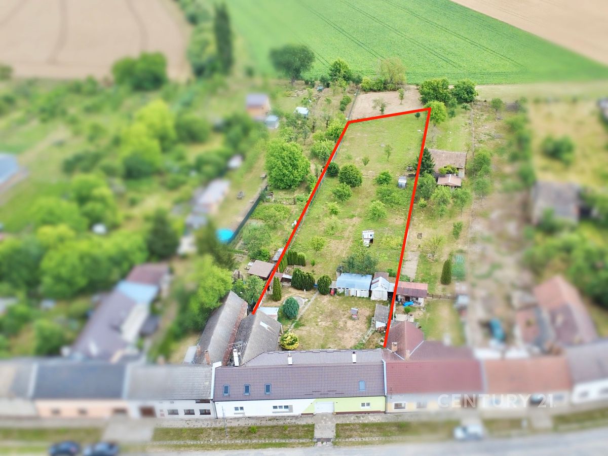 Prodej rodinného domu 200 m², pozemek 3312 m² – fotografie 2