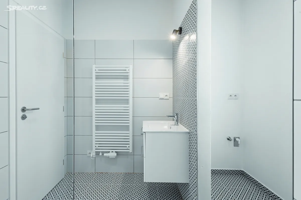 Pronájem bytu 2+kk 48 m² - Widok 3