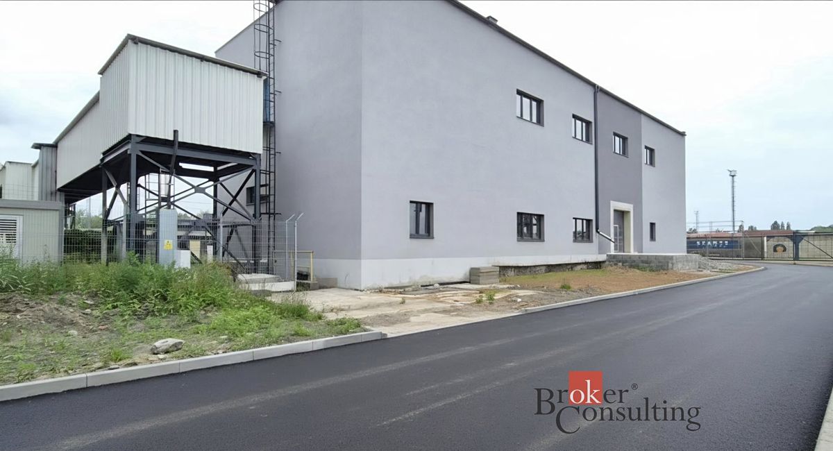 Pronájem skladového prostoru 1700 m² – fotografie 3
