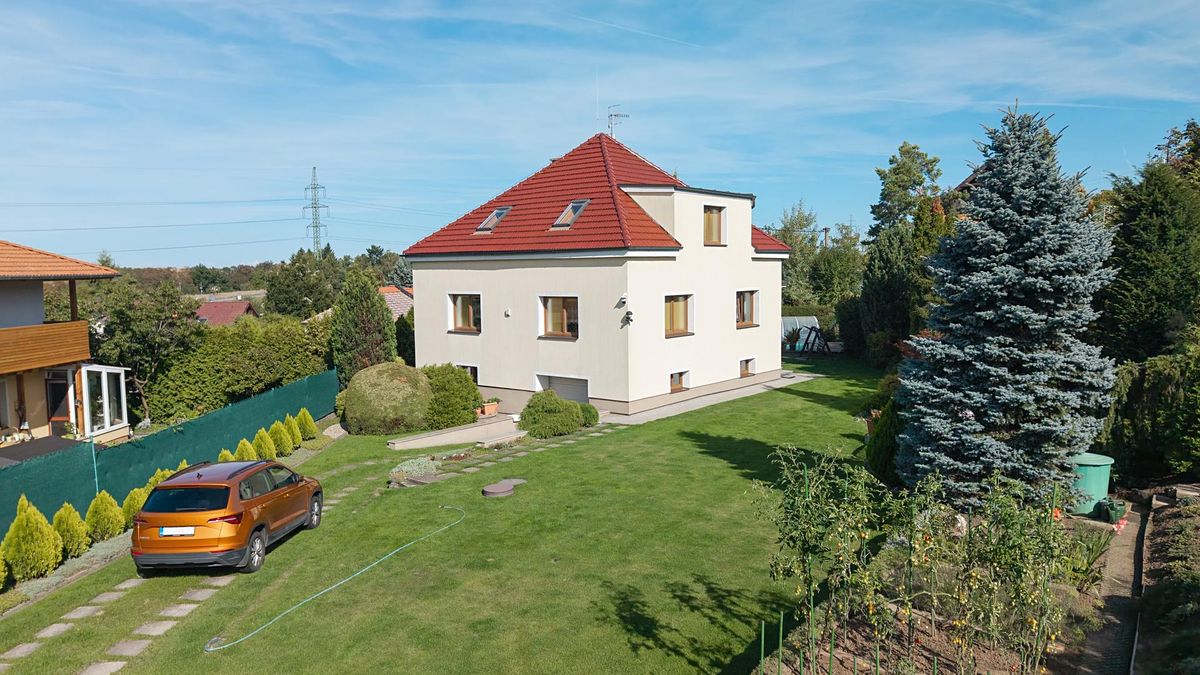 Prodej rodinného domu 202 m², pozemek 1348 m² – fotografie 3