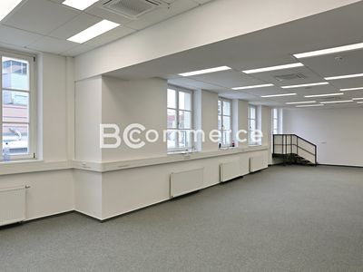 Pronájem kanceláře 153 m²
