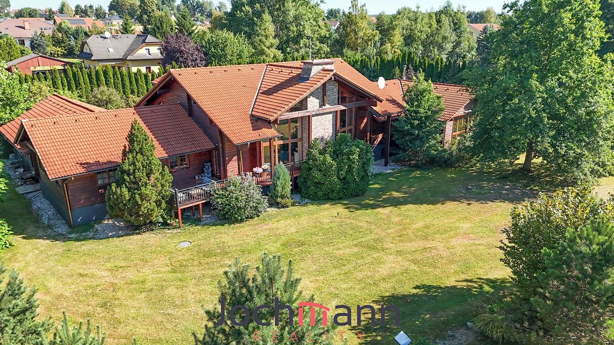 Prodej rodinného domu 800 m², pozemek 3947 m²