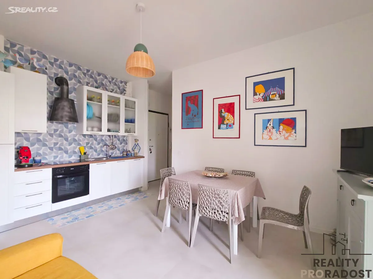 Prodej bytu 3+kk 64 m² - Vista 2