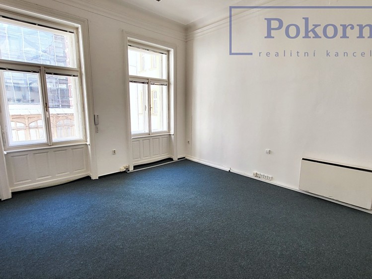 Pronájem komerčního prostoru, 200 m² (5 z 13)
