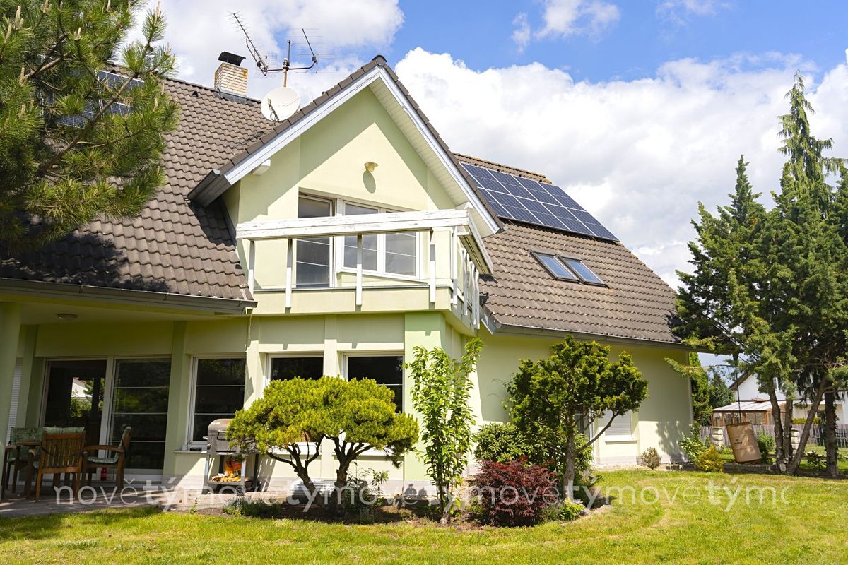 Prodej rodinného domu 370 m², pozemek 2117 m²