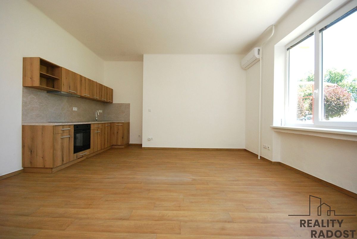 Pronájem bytu 2+kk 44 m²