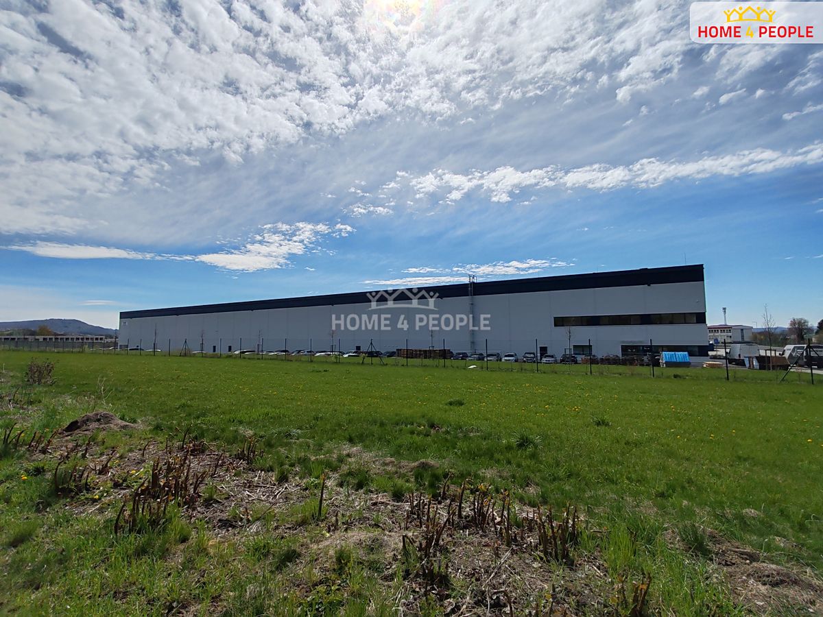Pronájem skladového prostoru 4400 m² – fotografie 3
