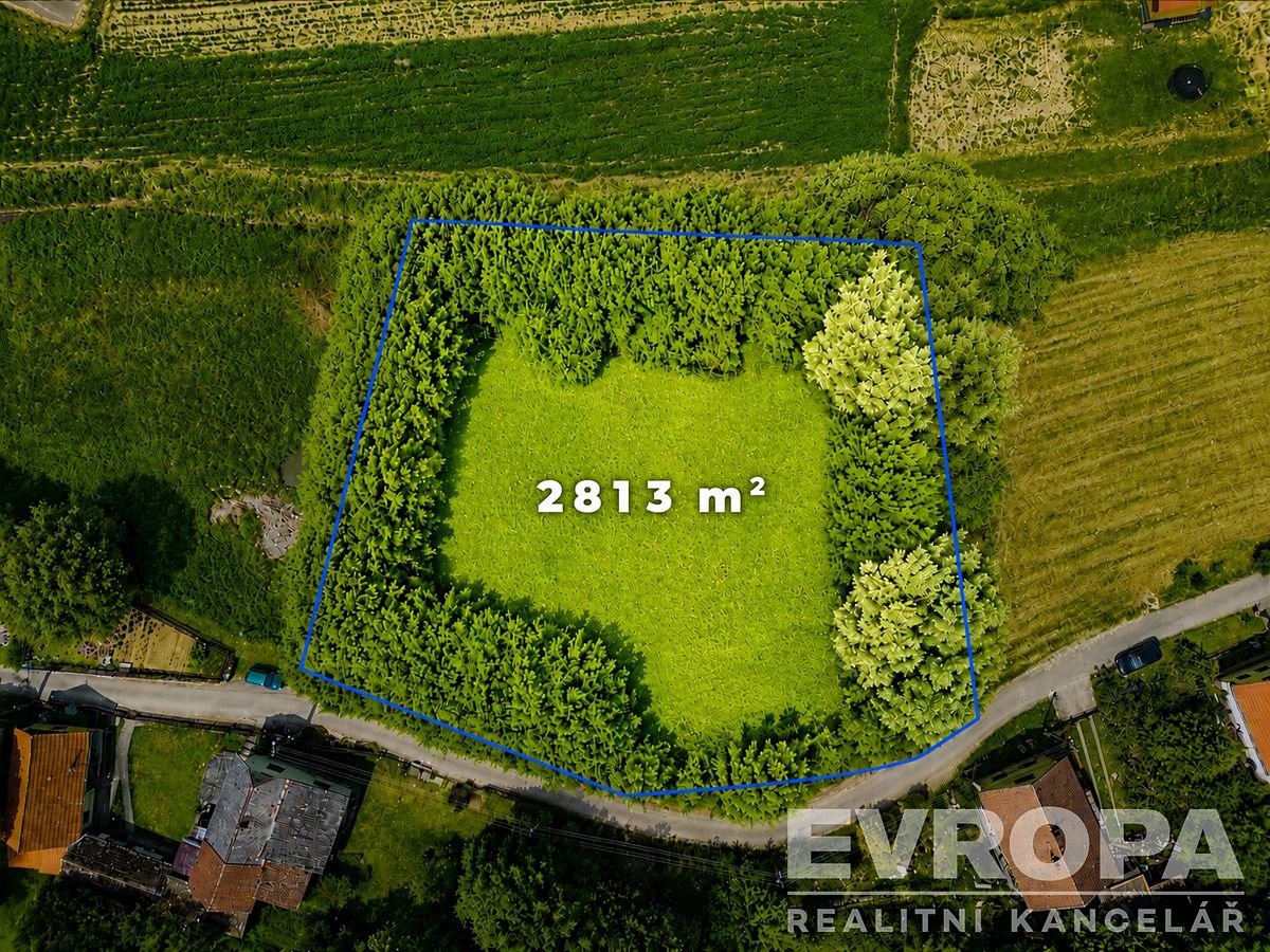 Prodej stavebního pozemku 2813 m²