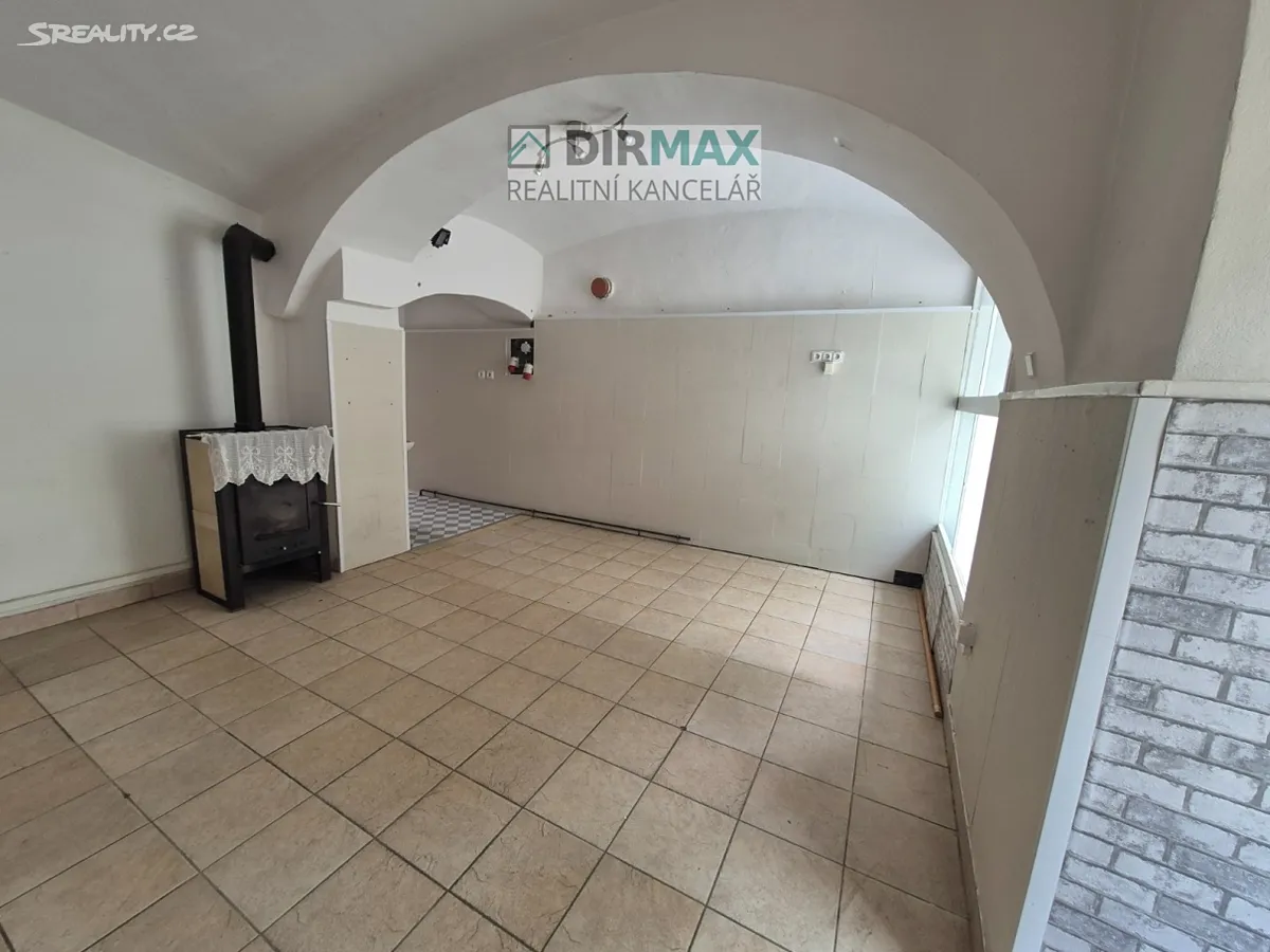 Prodej rodinného domu 292 m², pozemek 264 m² - View 2
