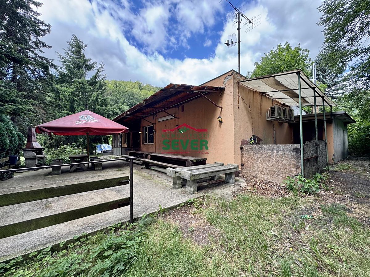 Prodej rodinného domu 312 m², pozemek 2282 m²