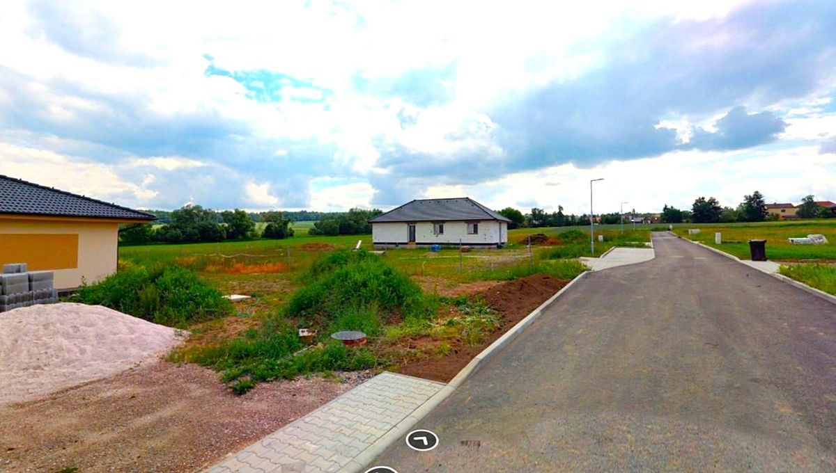 Prodej stavebního pozemku 808 m² – fotografie 2