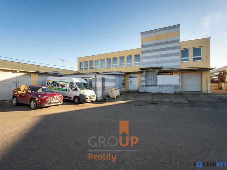 Prodej komerčního prostoru, 702 m² (3 z 23)