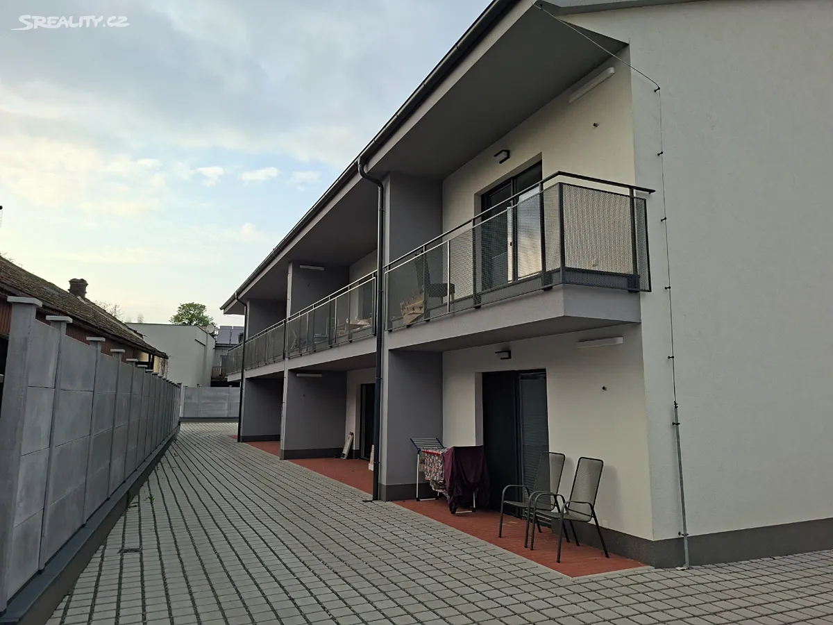 Pronájem bytu 2+kk 48 m² - Widok 4