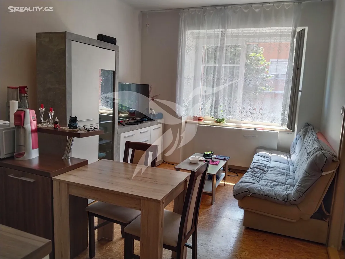 Pronájem bytu 2+kk 50 m² – pohled 4