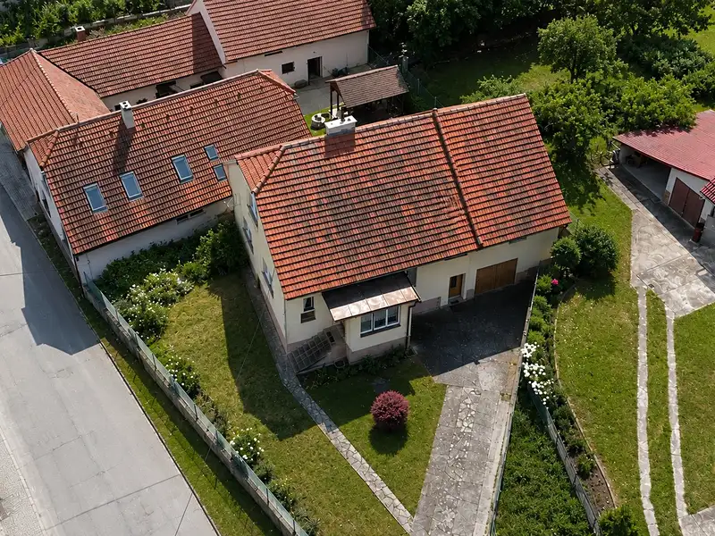 Prodej rodinného domu 218 m², pozemek 422 m², Černotín – náhled fotky 3