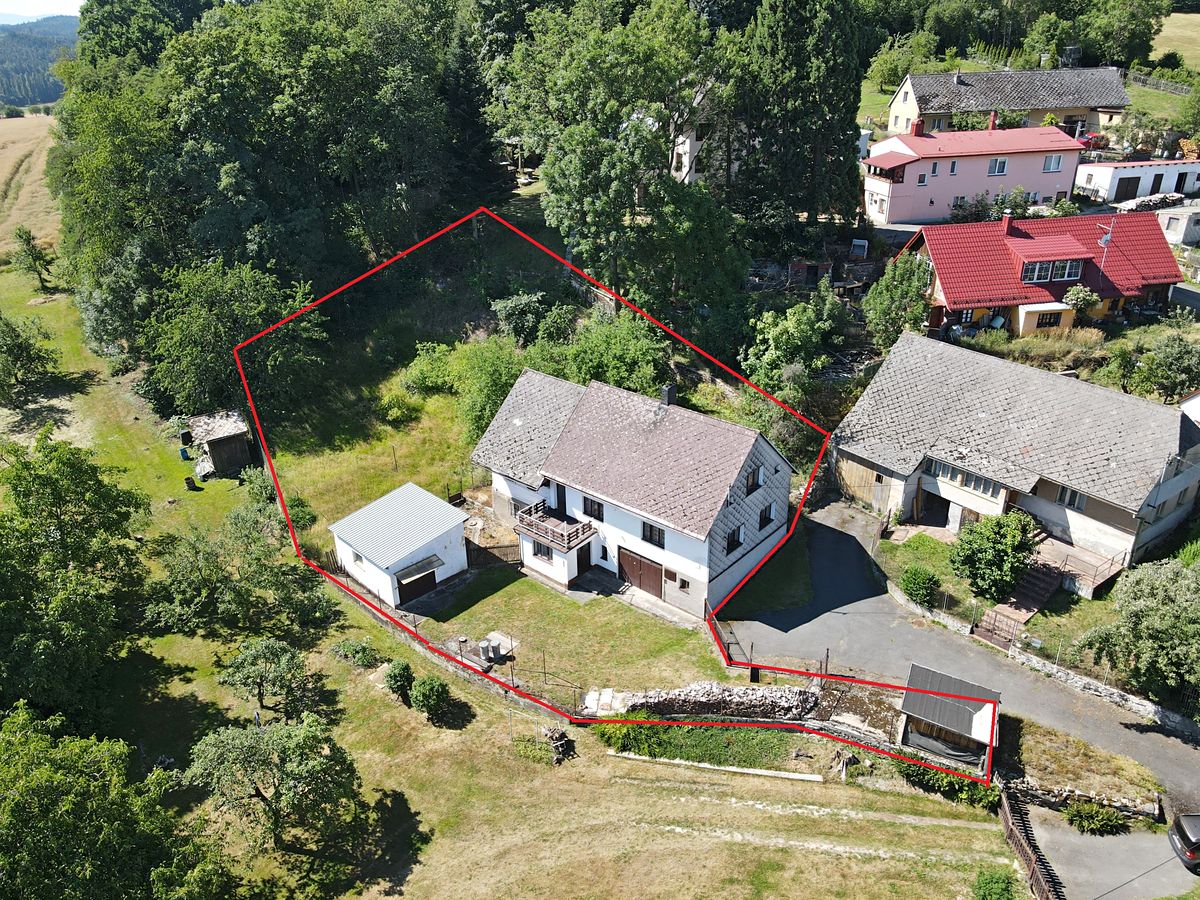 Prodej rodinného domu 181 m², pozemek 1072 m² – fotografie 2