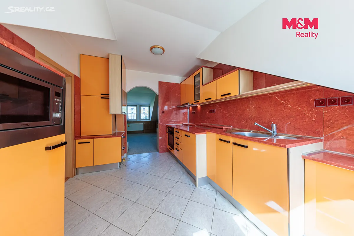 Prodej bytu 3+1 87 m² – pohled 2