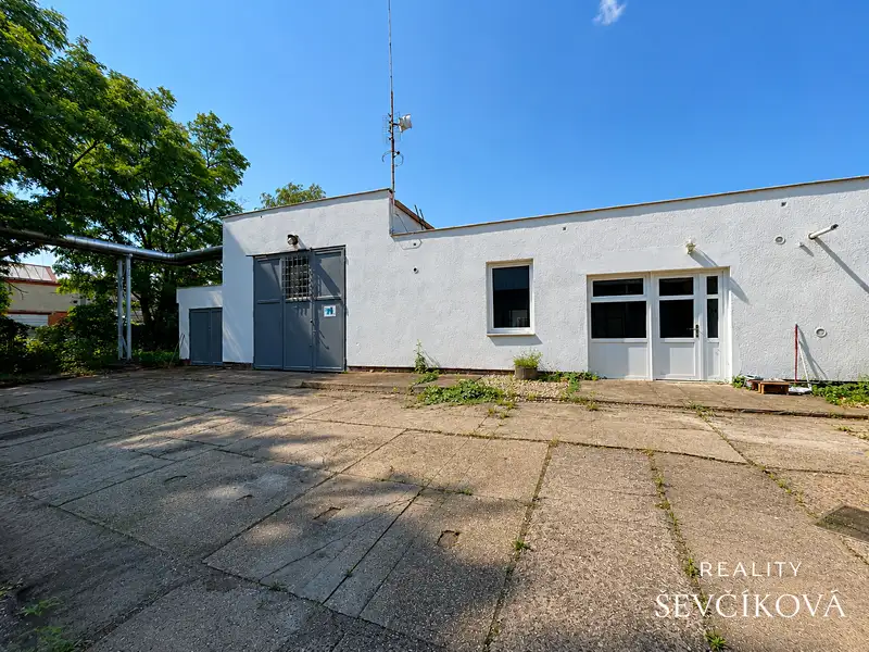 Pronájem komerční nemovitosti 170 m², Hradec Králové – náhled fotky 1
