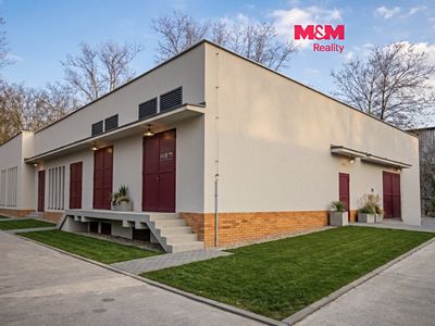 Pronájem skladového prostoru 100 m²