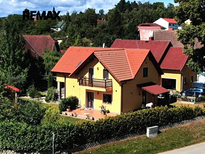 Prodej  vícegeneračního domu 182 m², pozemek 615 m²