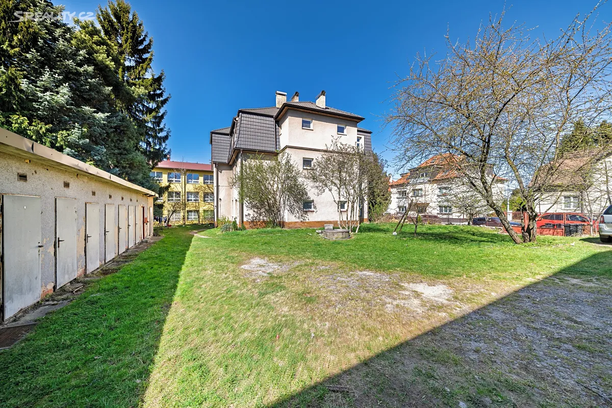 Prodej stavebního pozemku 951 m² – pohled 2