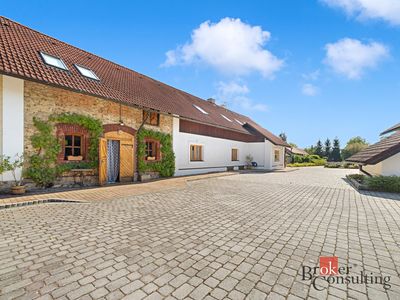 Prodej rodinného domu 450 m², pozemek 6410 m²
