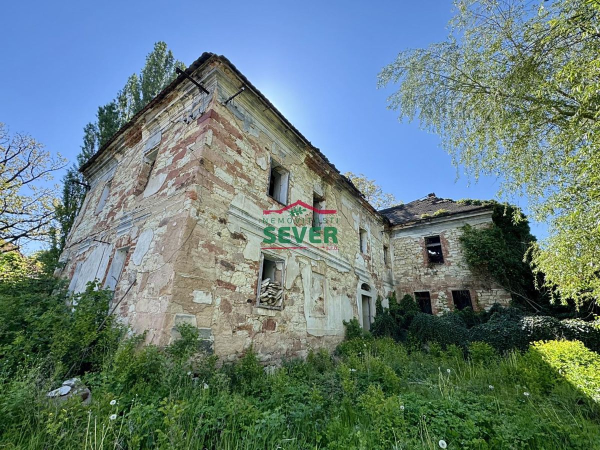 Prodej rodinného domu 300 m², pozemek 5628 m²