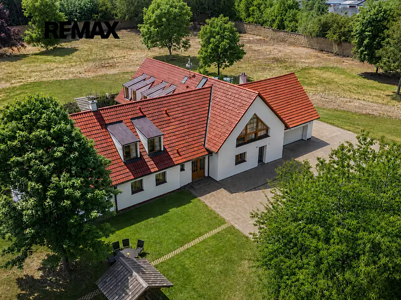 Prodej rodinného domu 1200 m², pozemek 32000 m², Cheb – náhled fotky 3