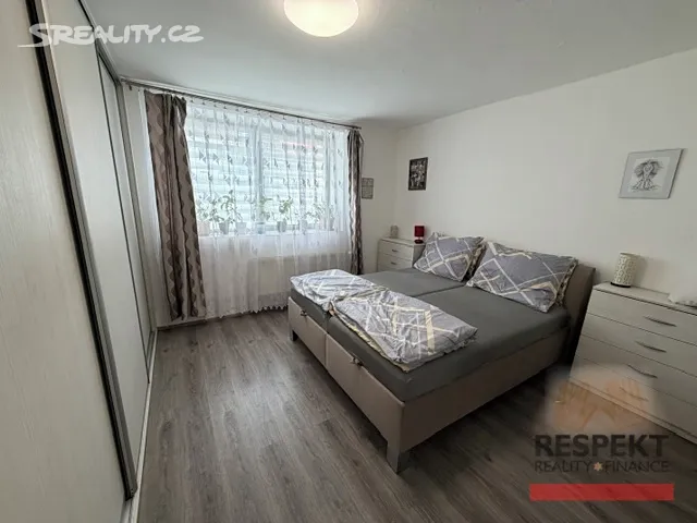 Prodej rodinného domu 204 m², pozemek 375 m² – pohled 5