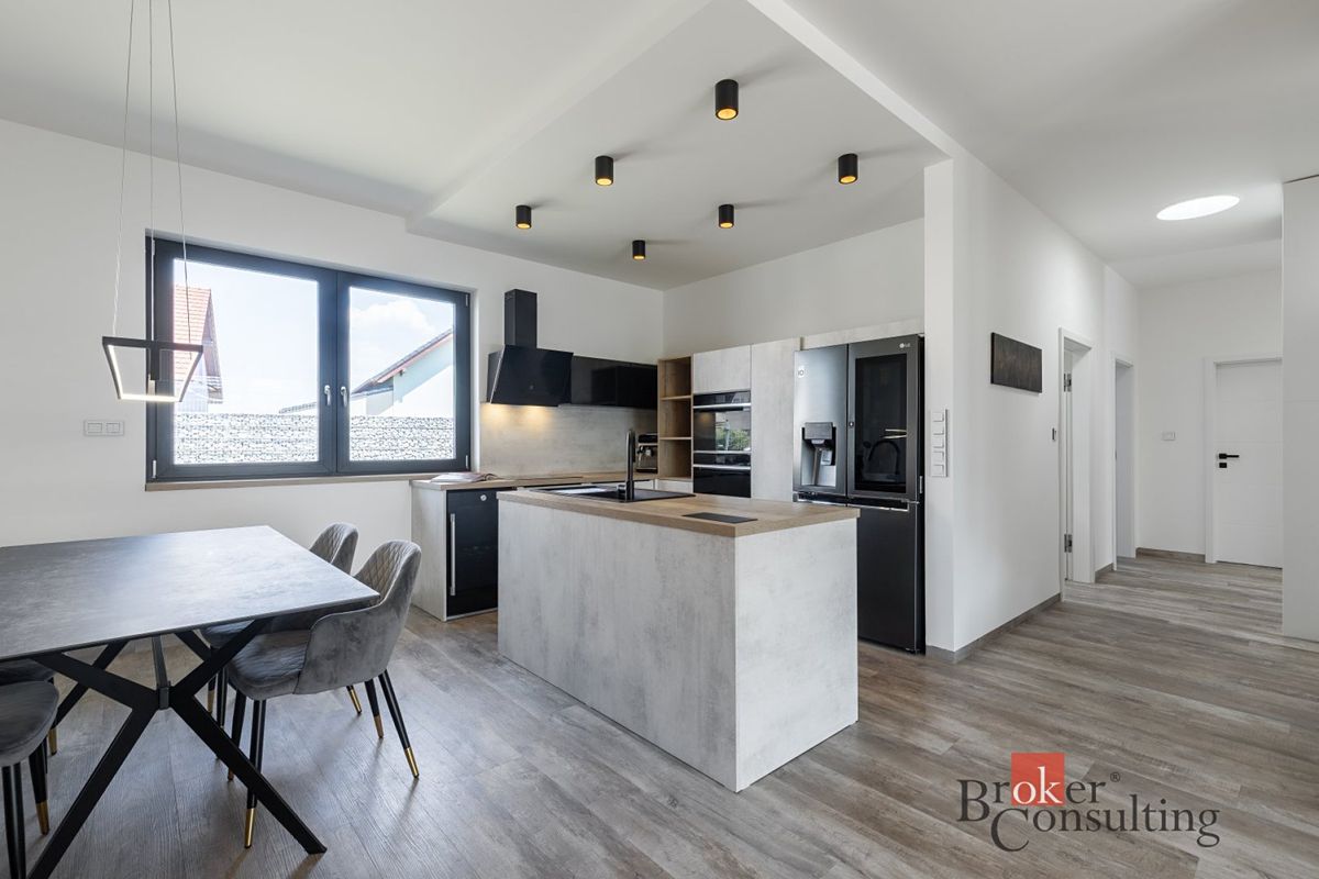 Prodej rodinného domu 119 m², pozemek 499 m² – fotografie 2