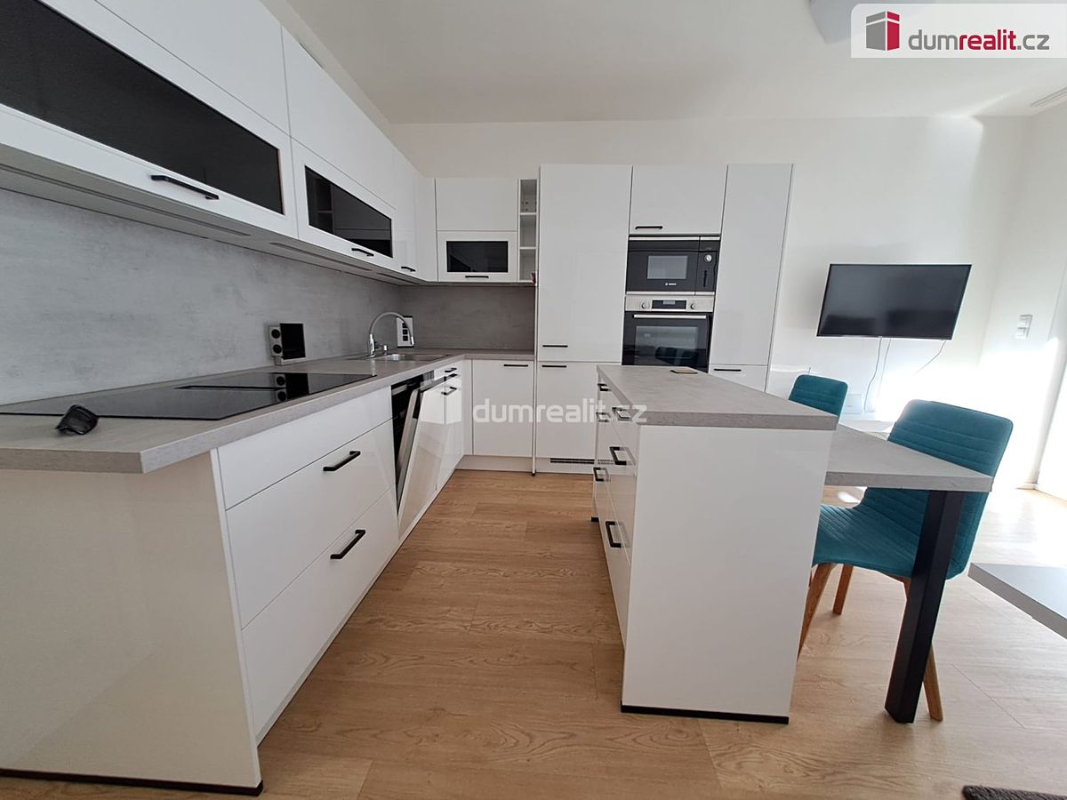 Pronájem bytu 1+kk 34 m²