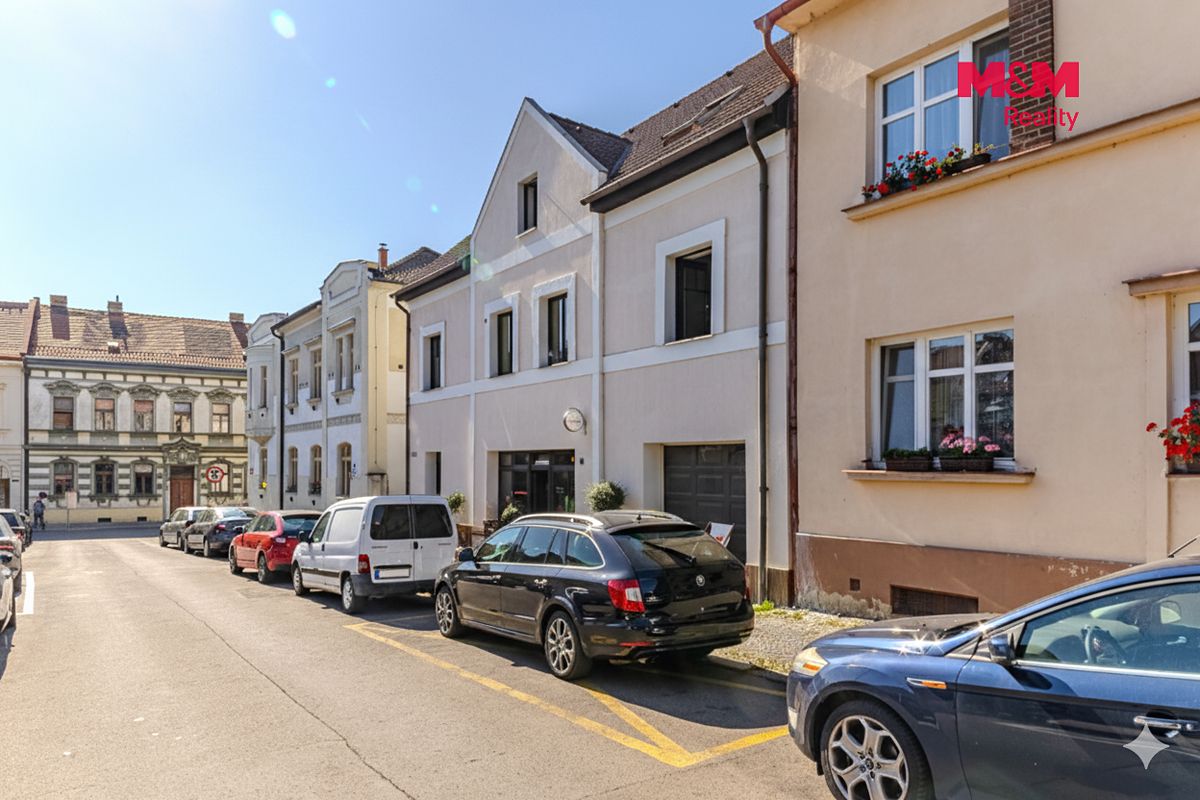 Prodej rodinného domu 330 m², pozemek 148 m² – fotografie 5