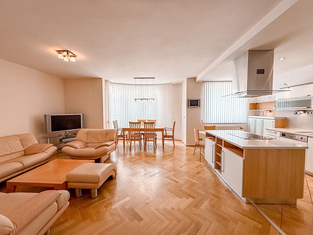Pronájem bytu 4+kk 101 m²
