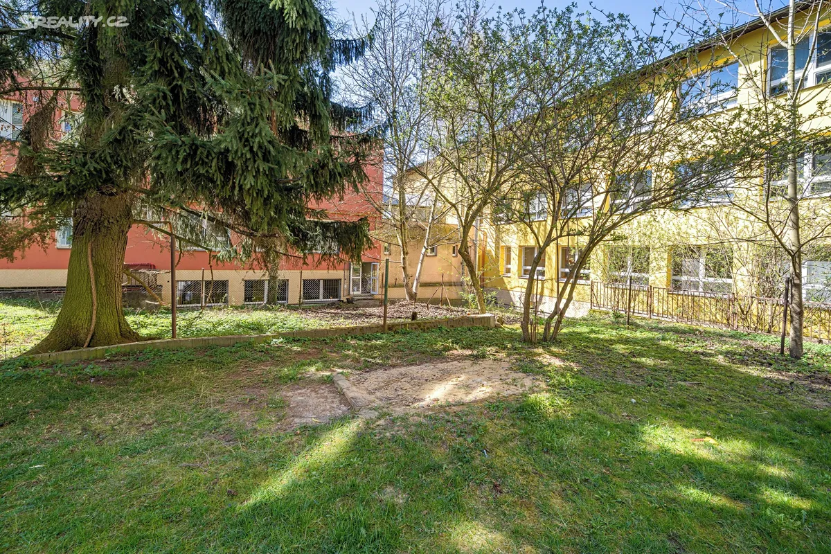 Prodej stavebního pozemku 951 m² – pohled 5
