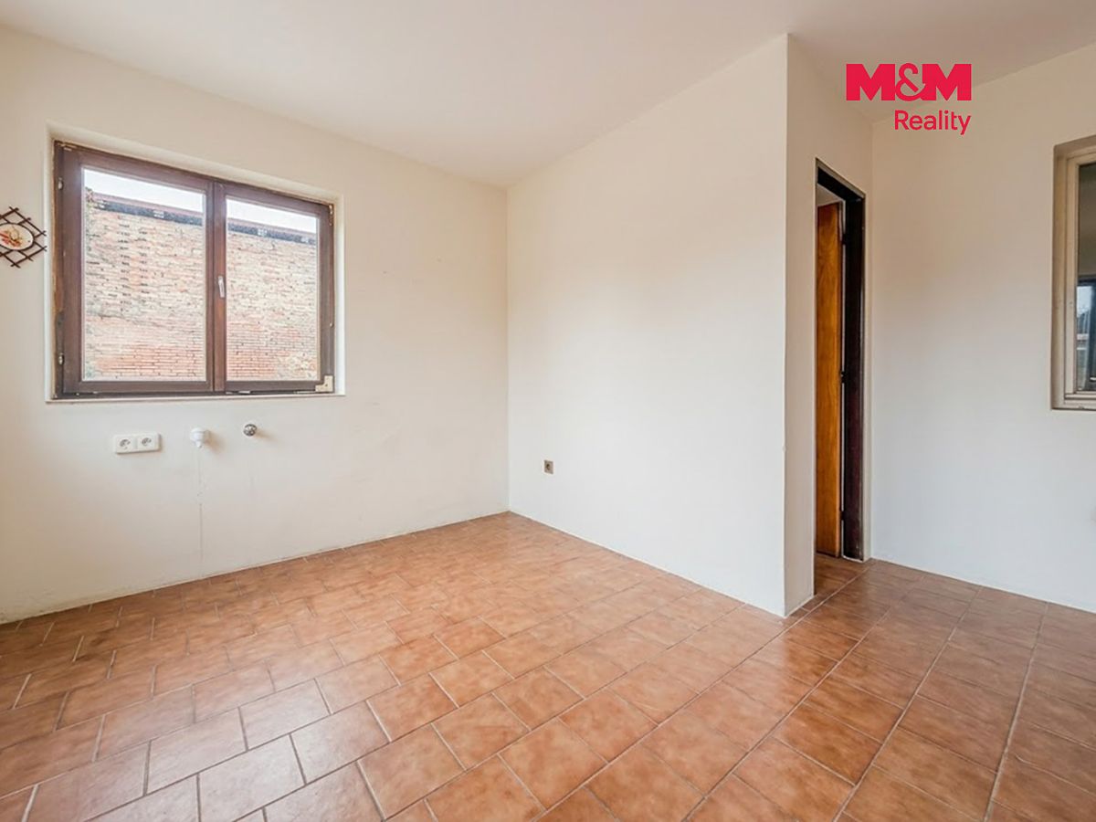 Prodej rodinného domu 90 m², pozemek 386 m² – fotografie 3