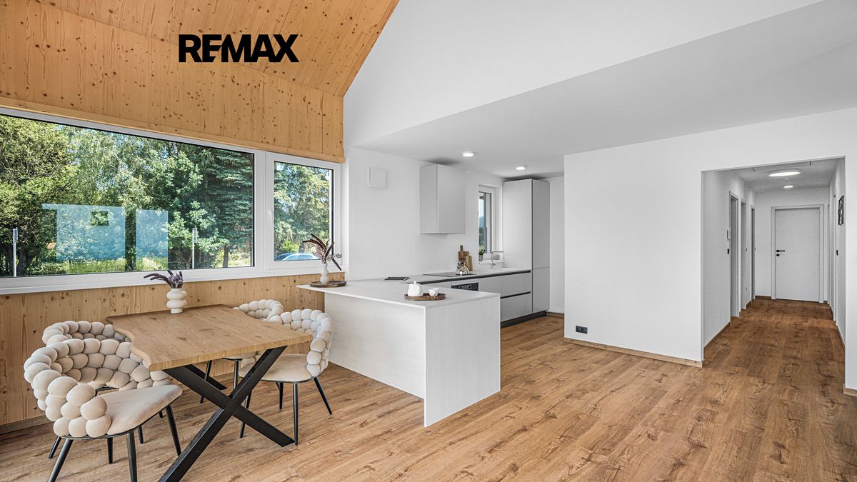 Prodej rodinného domu 201 m², pozemek 1255 m² – fotografie 3