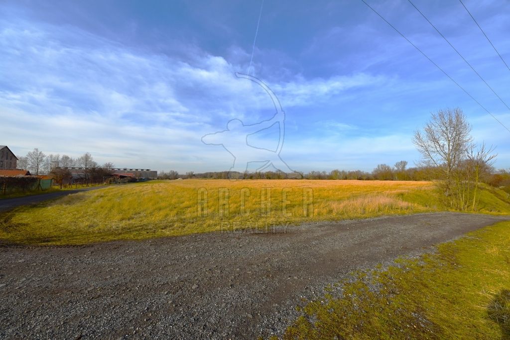 Prodej komerčního pozemku 80085 m²