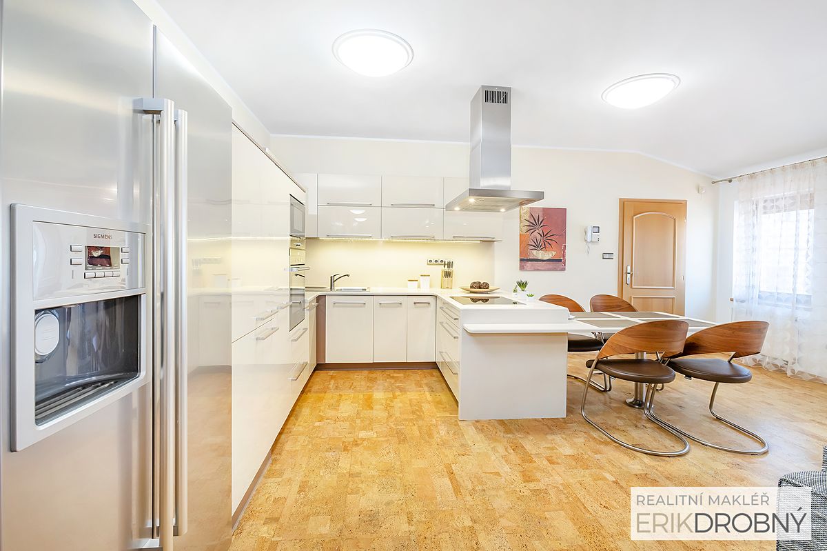 Pronájem bytu 3+kk 92 m² – fotografie 3