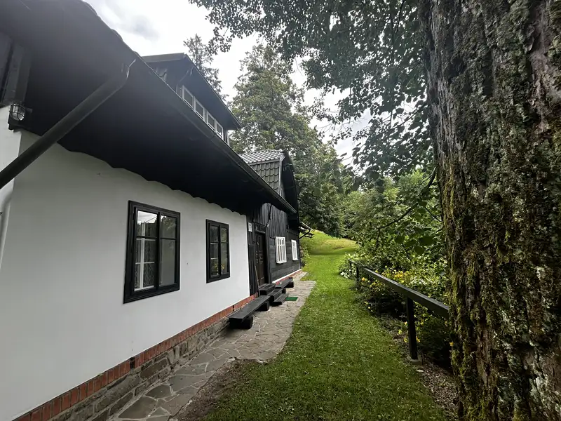 Prodej vícegeneračního domu 500 m², pozemek 35000 m², Morávka – náhled fotky 1