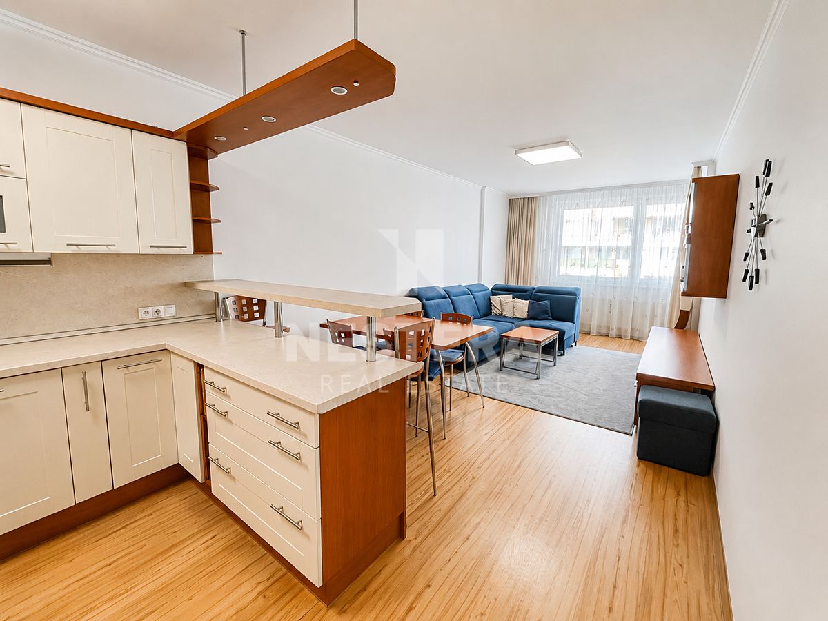 Pronájem bytu 3+kk 77 m²