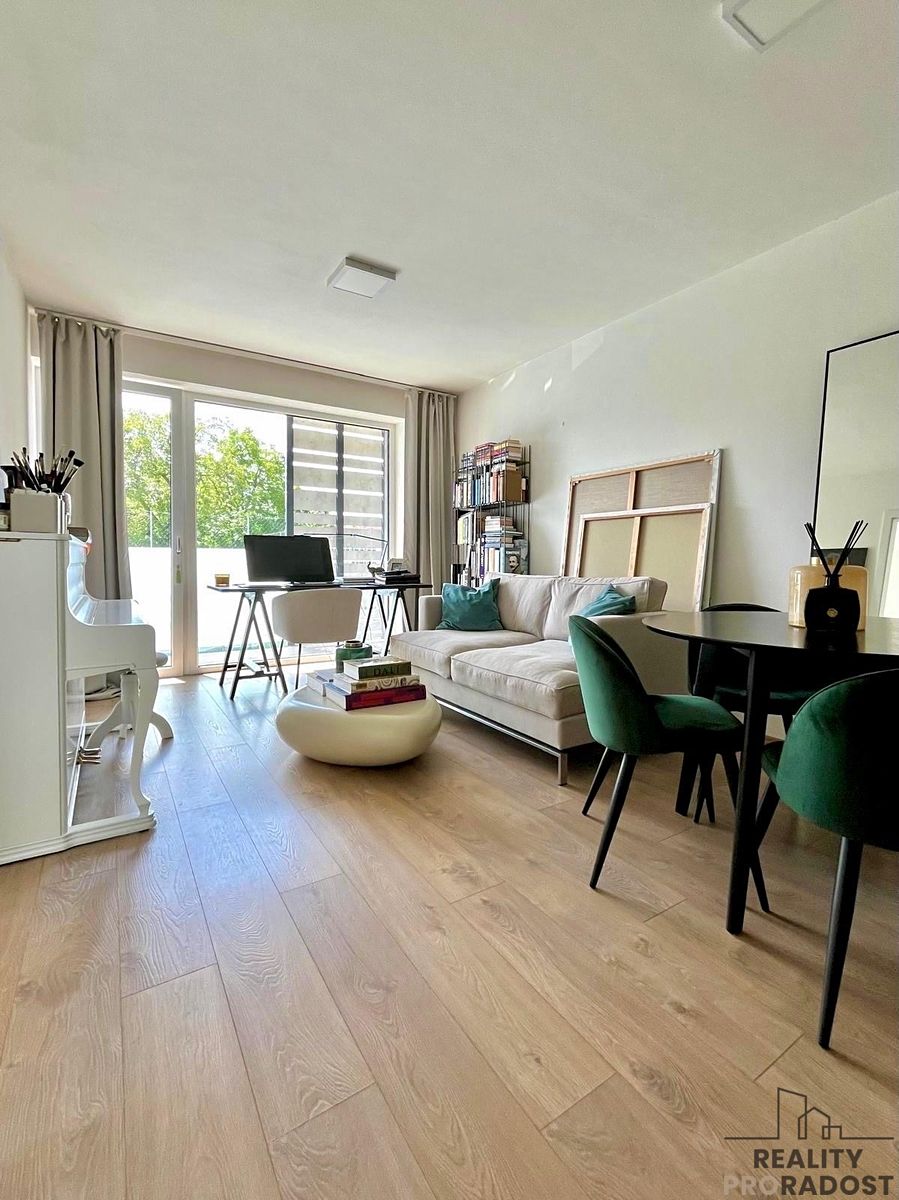 Pronájem bytu 2+kk 65 m²