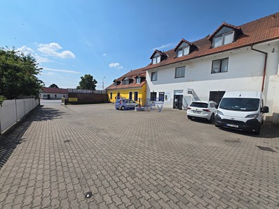 Pronájem komerčního prostoru, 200 m² (2 z 11)