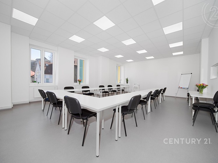 Pronájem komerčního prostoru, 60 m² (3 z 12)
