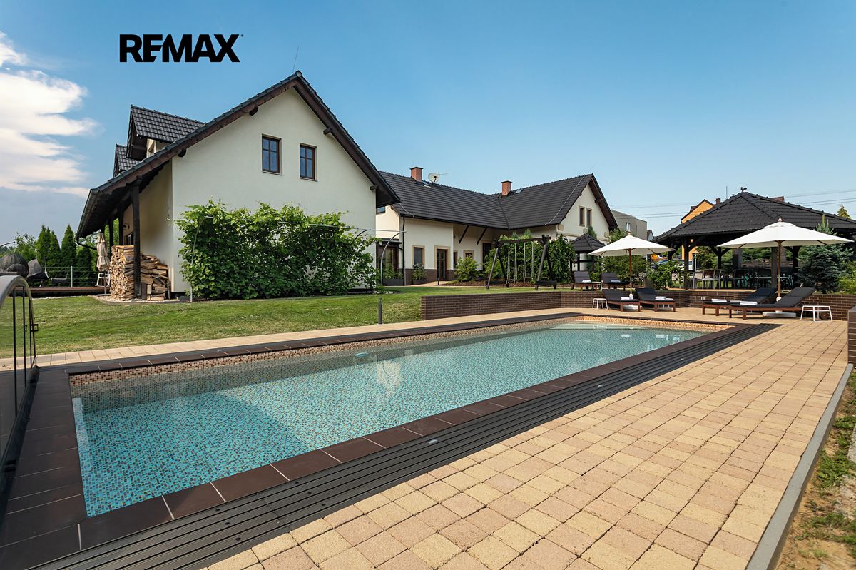 Prodej vícegeneračního domu 470 m², pozemek 3949 m² – fotografie 2