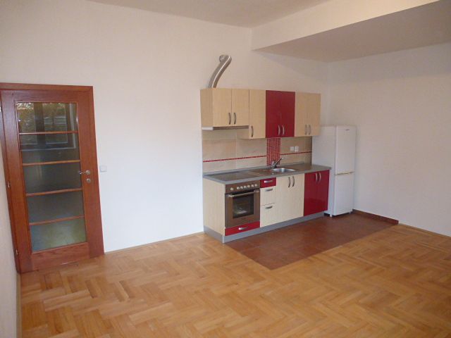 Pronájem bytu 1+kk 33 m²