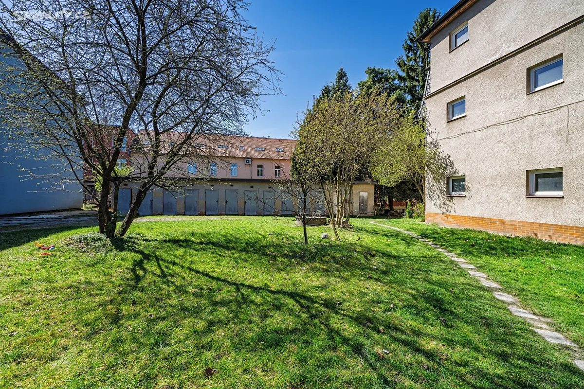 Prodej stavebního pozemku 951 m² – pohled 6